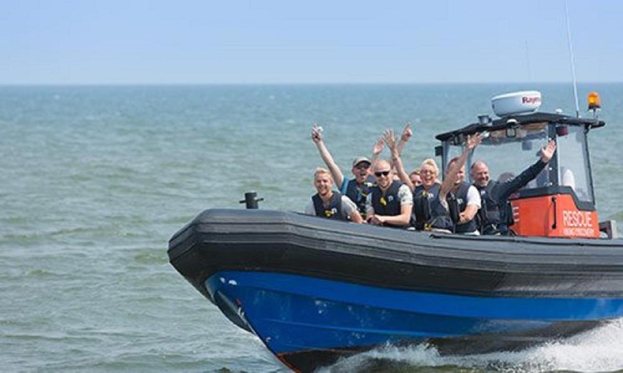 Chalet Op Camping Lauwersoog Met 3 Slaapkamers En Vaatwasser - Joycasa Екстер'єр фото